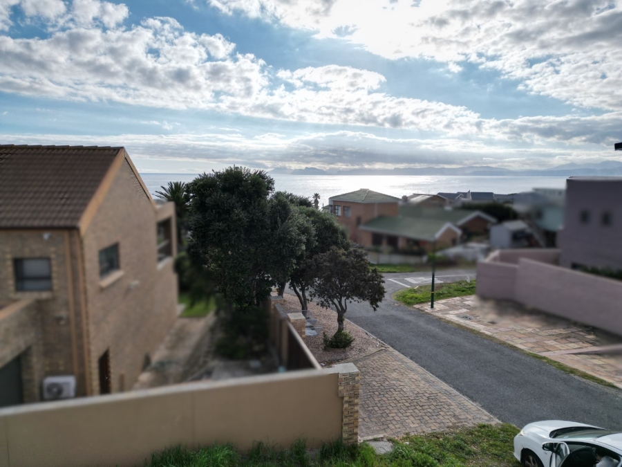 Commercial Property for Sale in Perlemoenbaai Western Cape